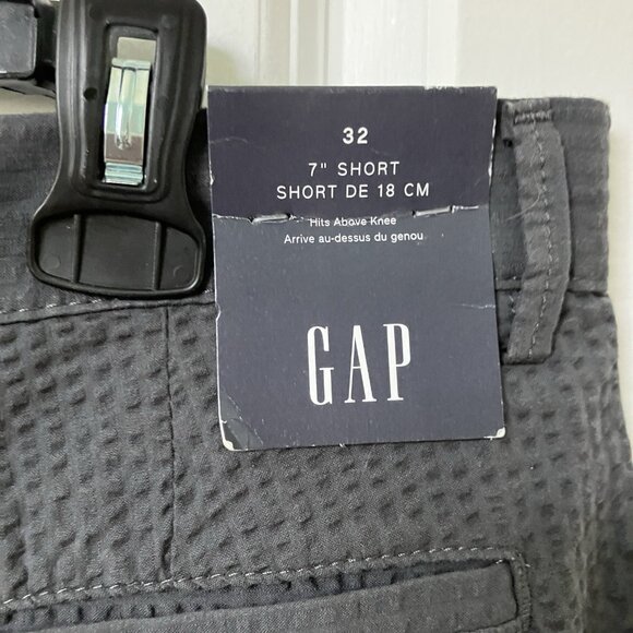 NWT Gap Shorts Mens 32 7 Inch Flat Front Essential Khaki Seersucker Gray - Picture 3 of 12
